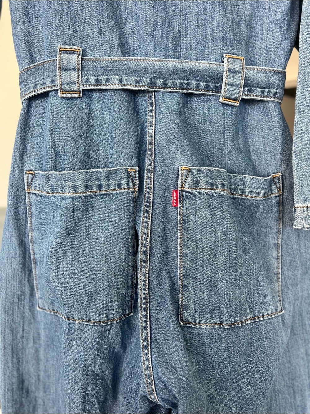 Levi's Long Sleeve Denim Jumpsuit W/ Waist Tie & Pockets Sz M - Picture 9 of 9